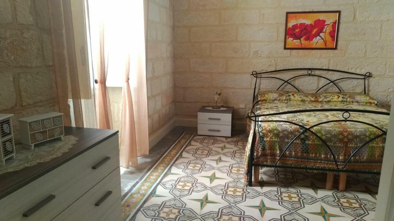 Ferienwohnung La Terrazza Sul Castello Palmariggi Exterior foto