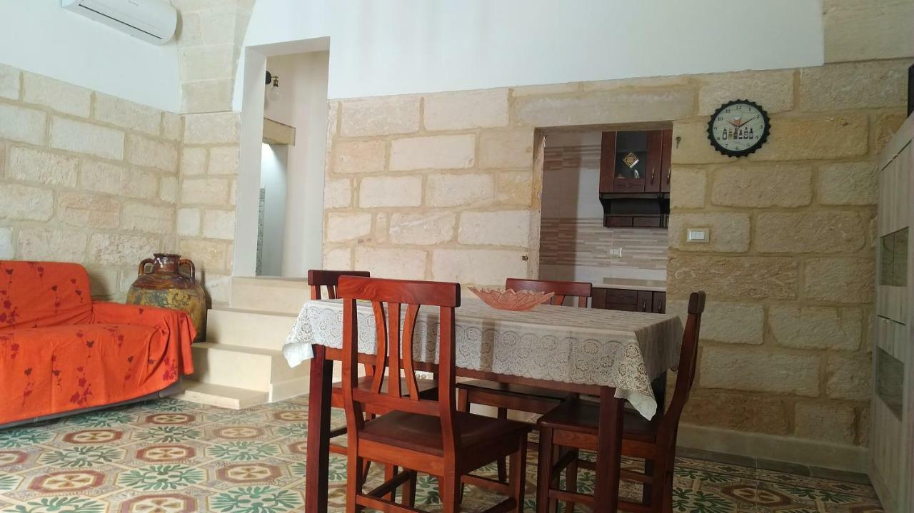 Ferienwohnung La Terrazza Sul Castello Palmariggi Exterior foto