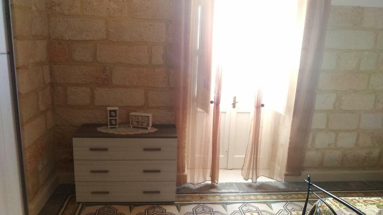 Ferienwohnung La Terrazza Sul Castello Palmariggi Exterior foto